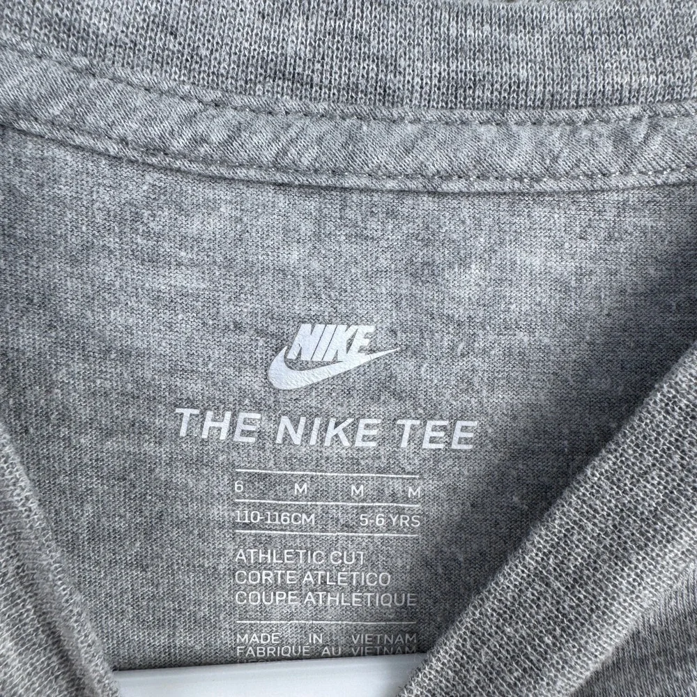 Nike Tee Sneaker Shoe Box Graphic T-Shirt Kids Size 6 Gray Athletic Cut